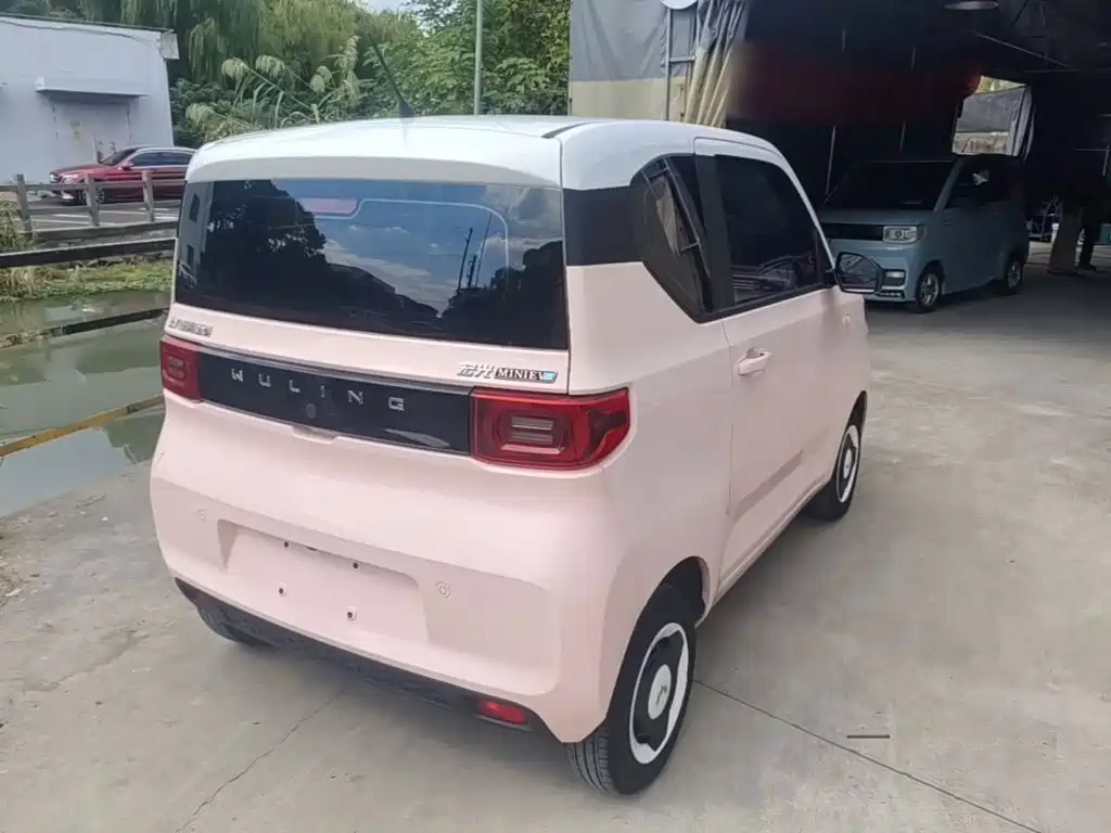 Wuling MINIEV — миниатюра 7