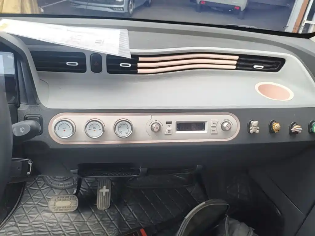 Wuling MINIEV — миниатюра 13