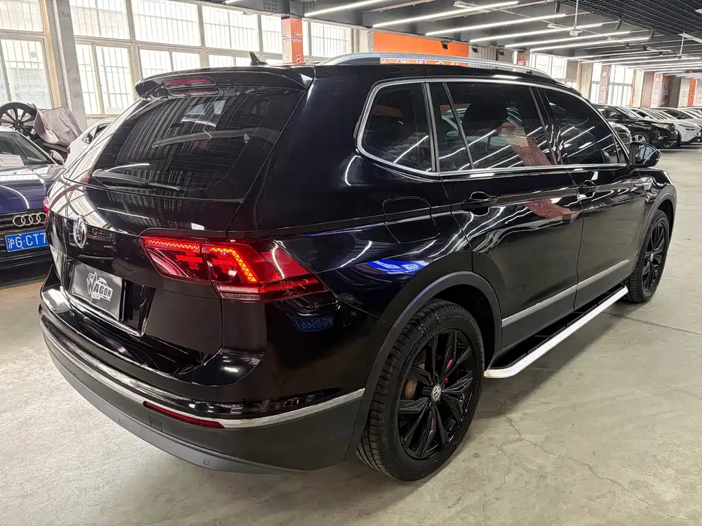 Volkswagen Tiguan L — миниатюра 5