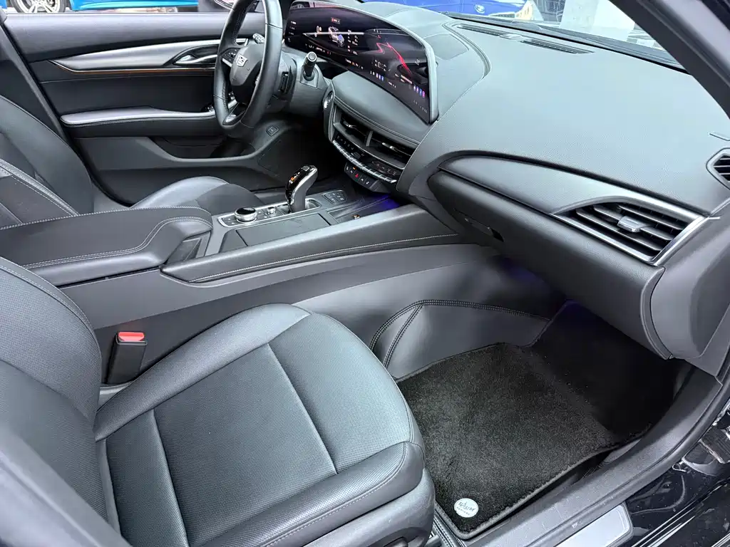 Cadillac CT5 — миниатюра 9