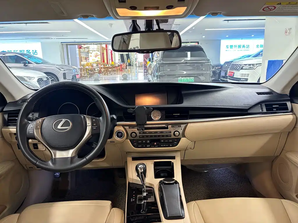 Lexus ES — миниатюра 14
