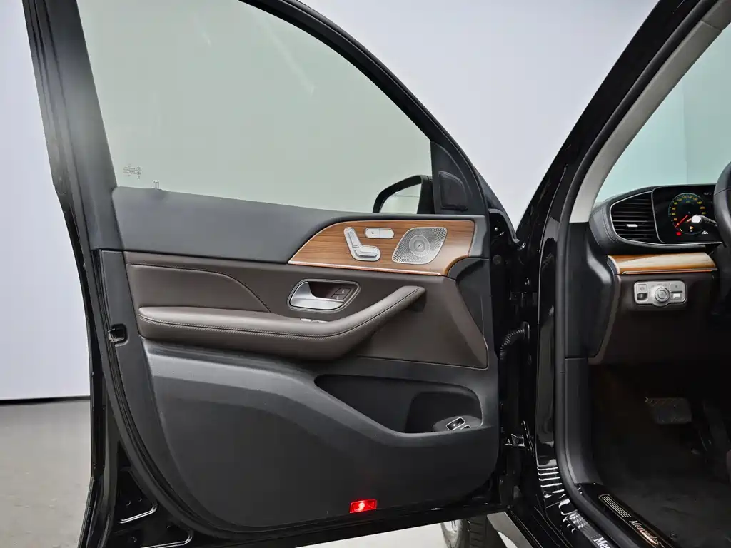 Mercedes-Benz GLE New Energy — миниатюра 19