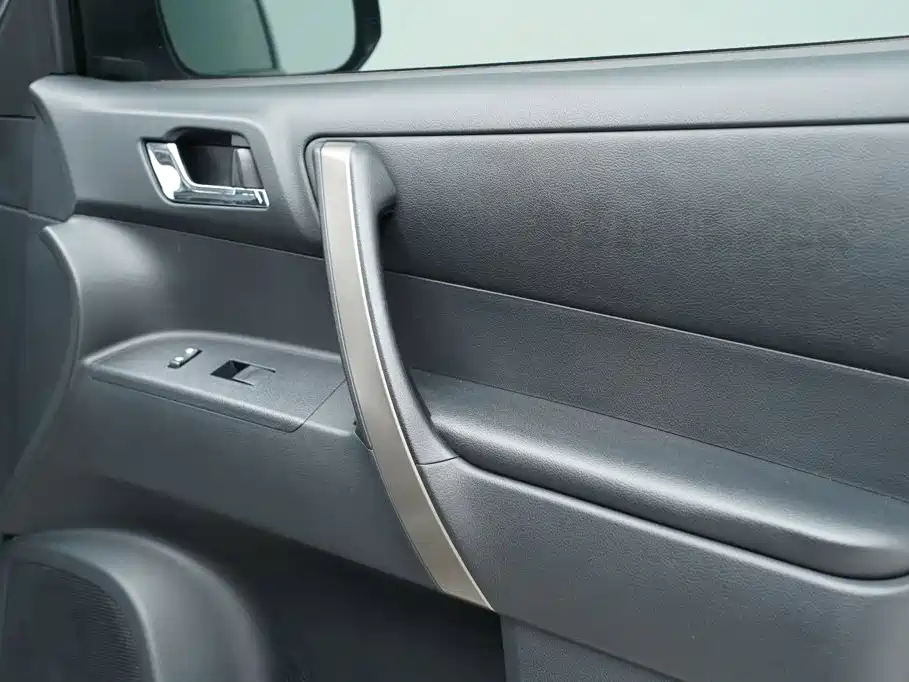 Toyota Highlander (Import) — миниатюра 23