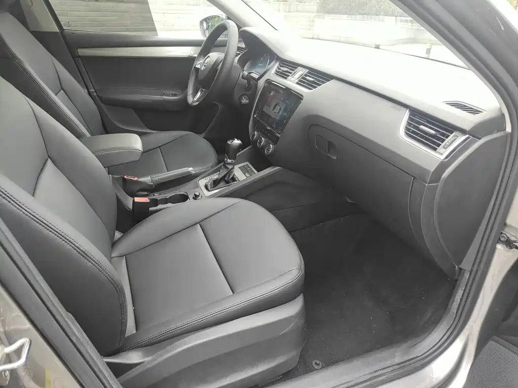 Skoda Octavia 2020 1.5L AT Comfort