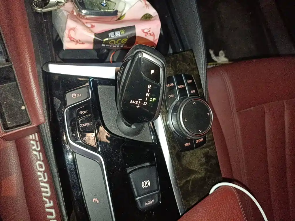 BMW 5 Series — миниатюра 15