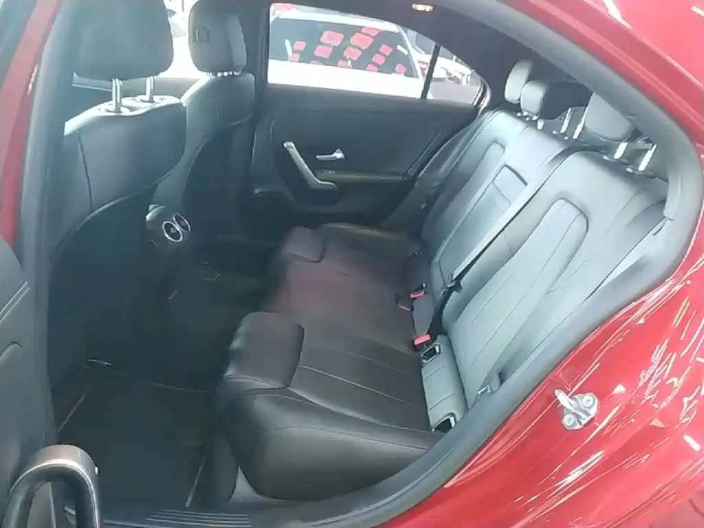 Mercedes-Benz A-Class — миниатюра 17