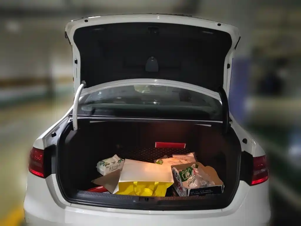 Audi A4L — миниатюра 20