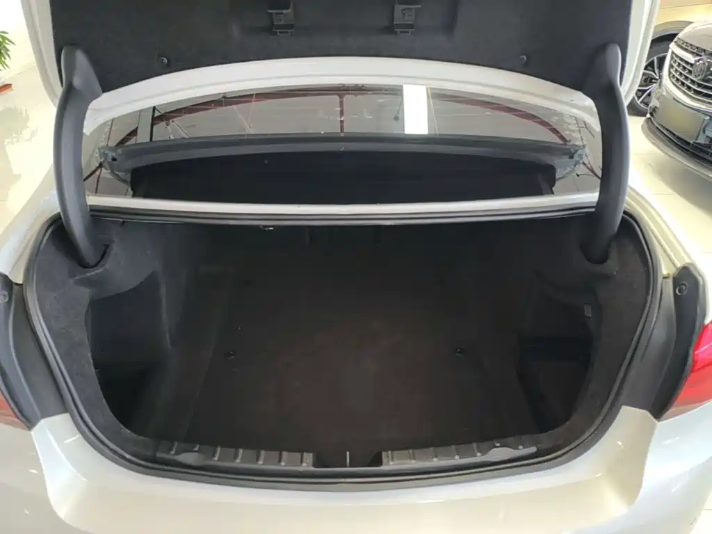 BMW 3 Series — миниатюра 19