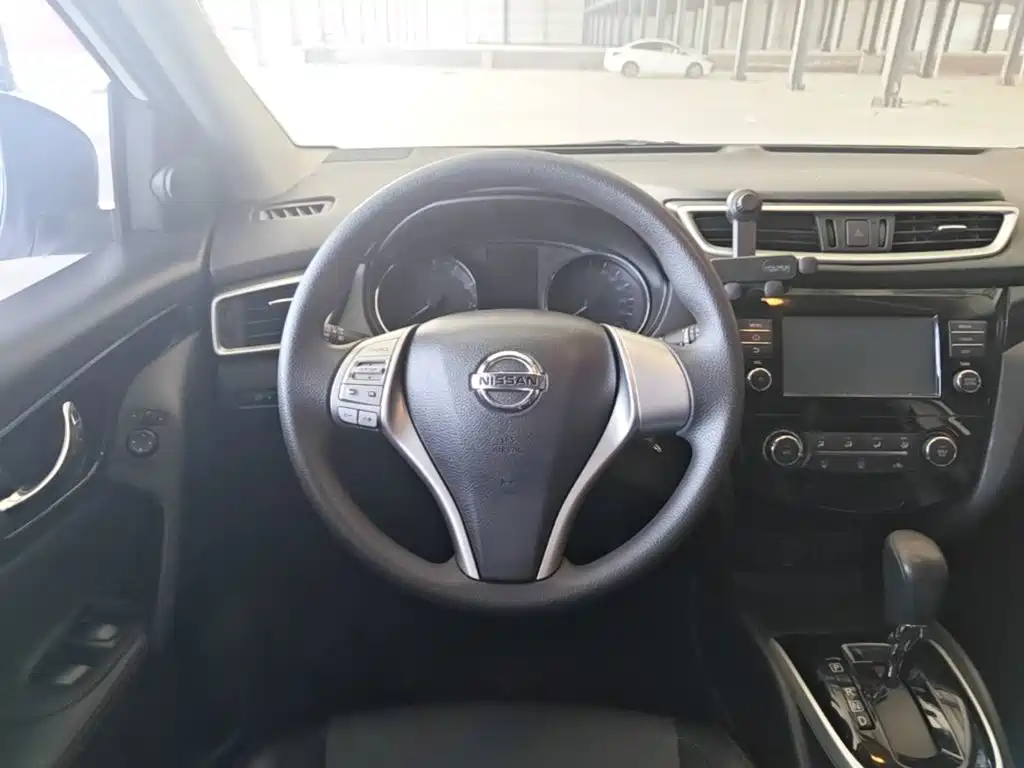 Nissan Qashqai — миниатюра 11