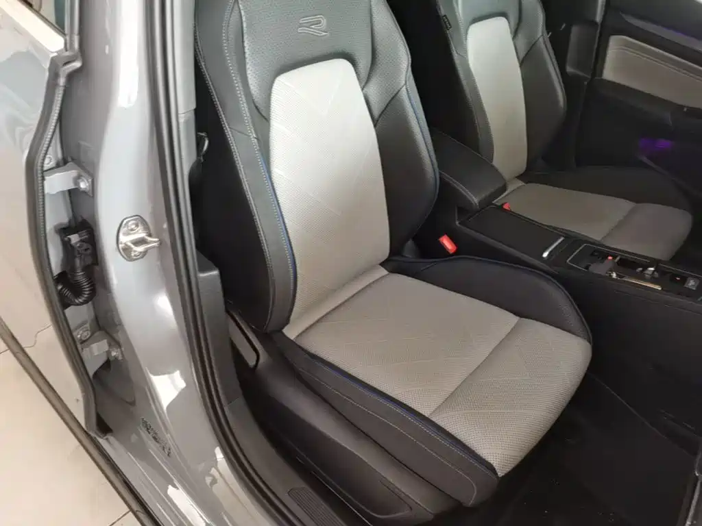 Volkswagen Golf — миниатюра 25