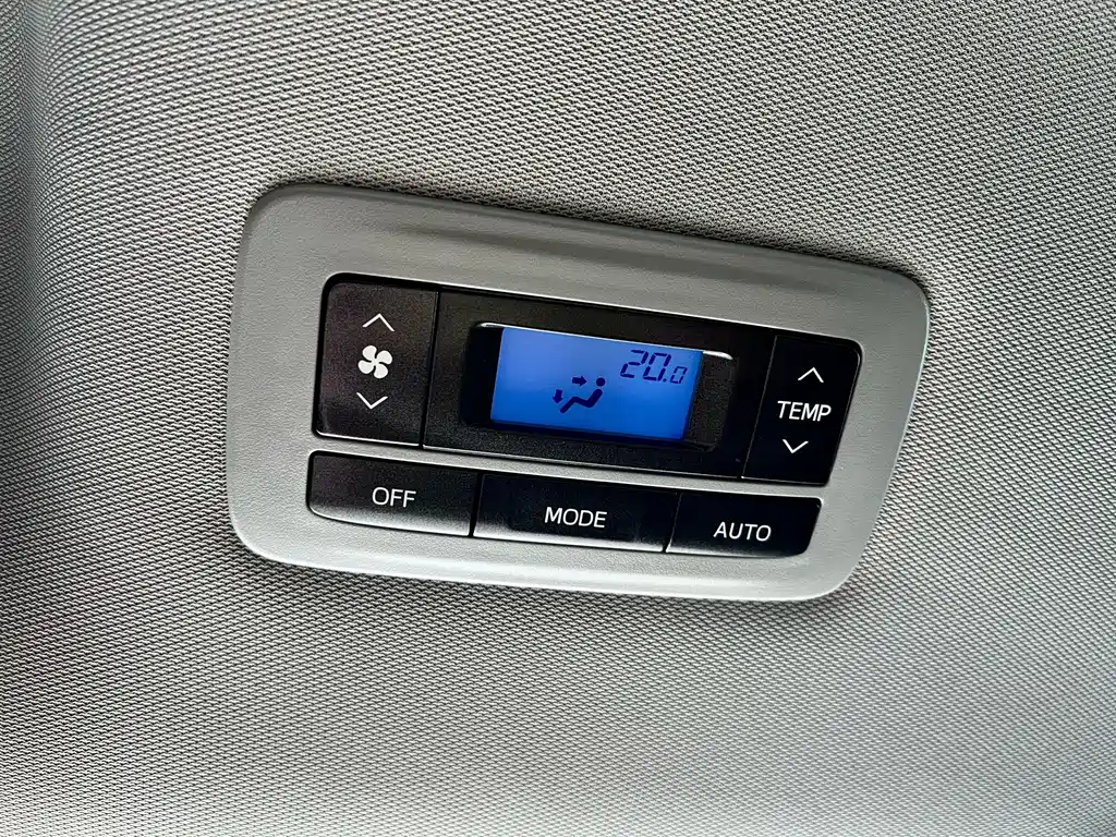 Toyota Sienna — миниатюра 19
