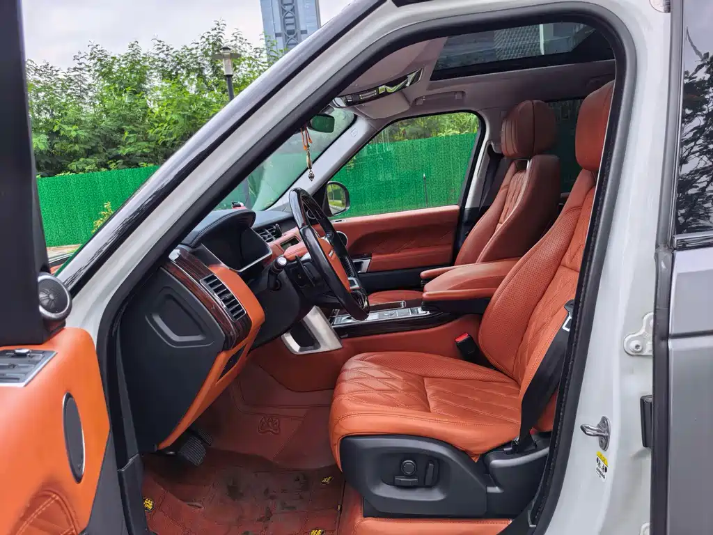 Land Rover Range Rover — миниатюра 6
