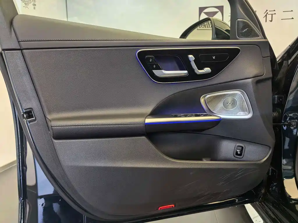 Mercedes-Benz C-Class — миниатюра 12
