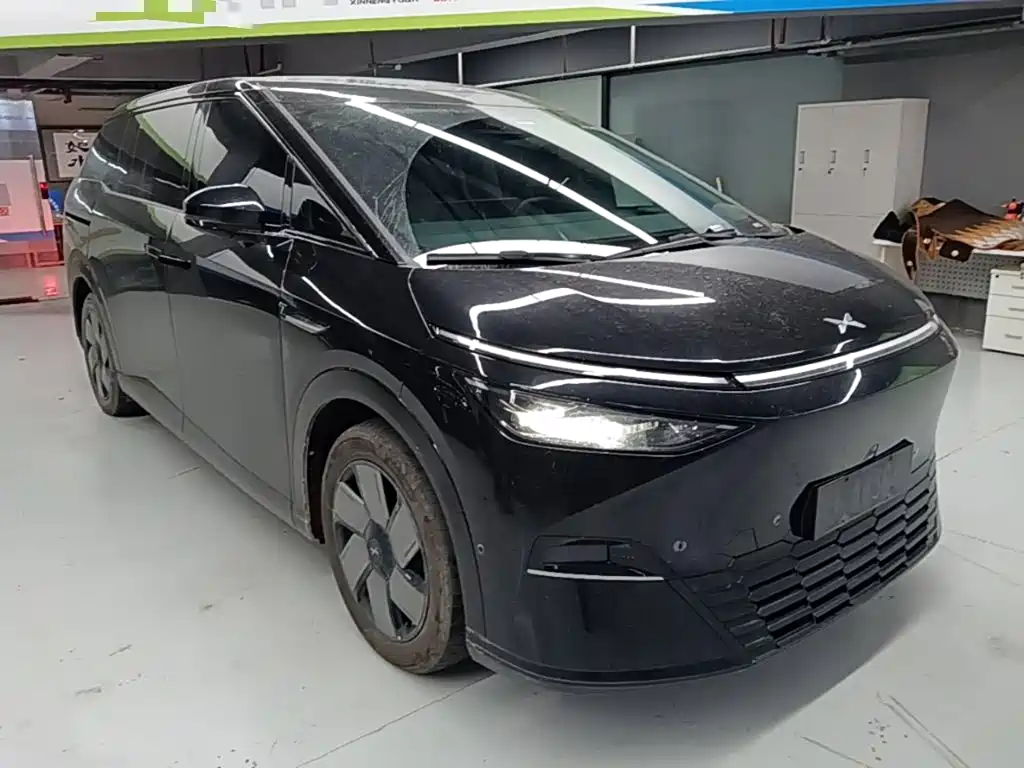 XPeng X9 — миниатюра 4