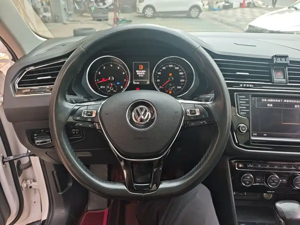 Volkswagen Tiguan L — миниатюра 11