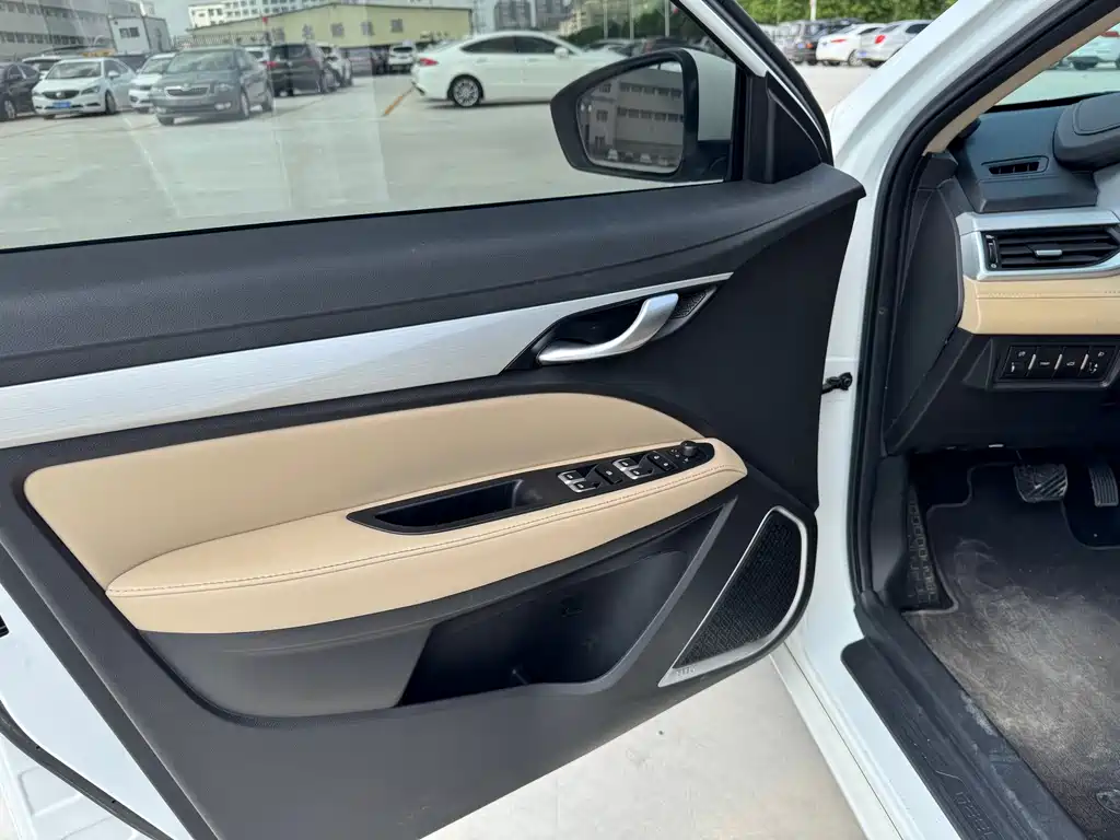 Geely Emgrand — миниатюра 10