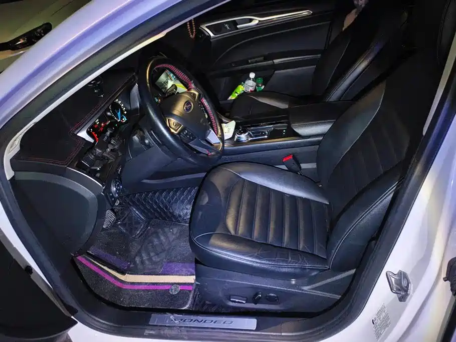 Ford Mondeo — миниатюра 9