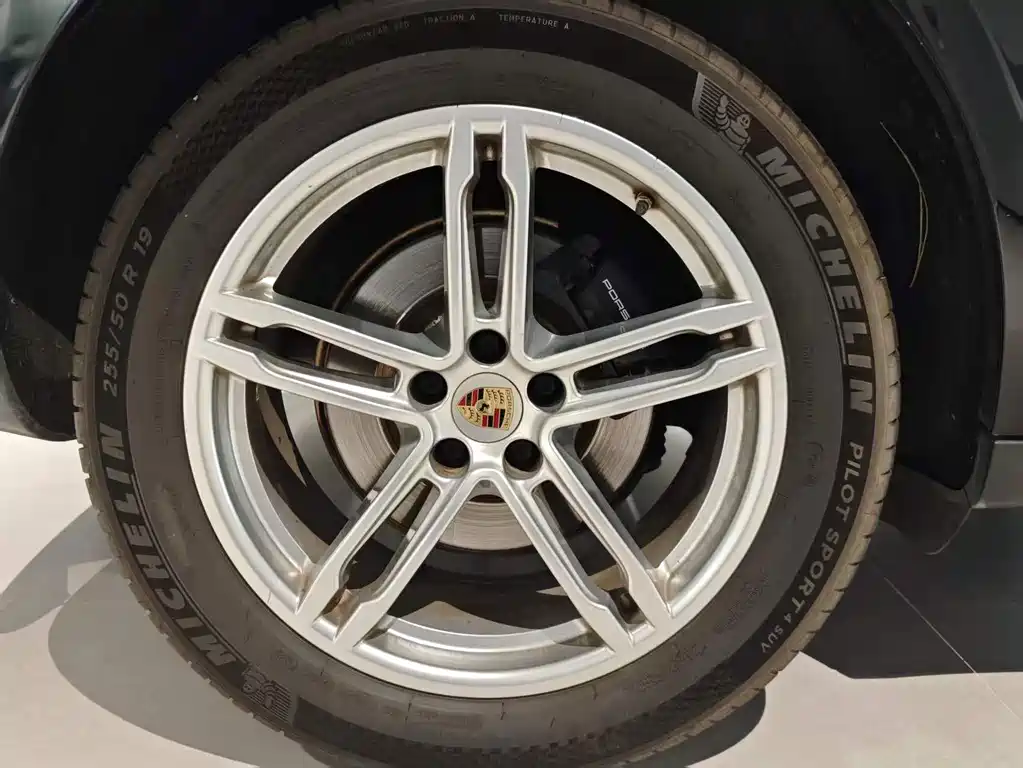 Porsche Macan — миниатюра 6