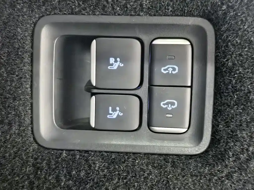 XPeng X9 — миниатюра 14