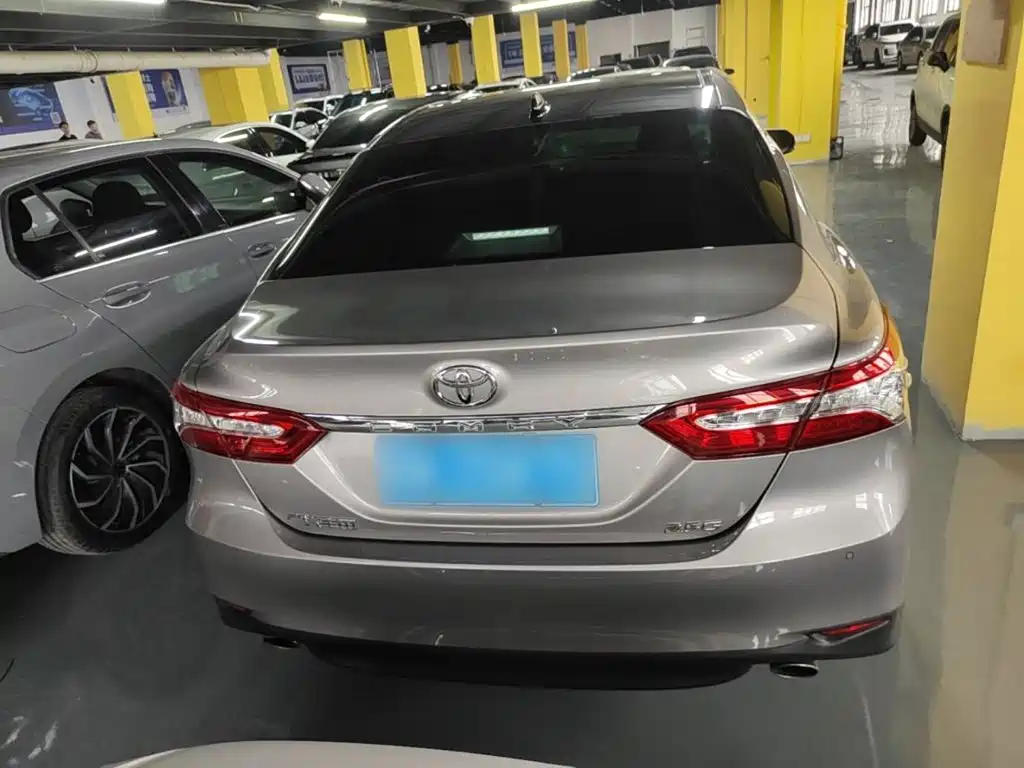 Toyota Camry — миниатюра 6