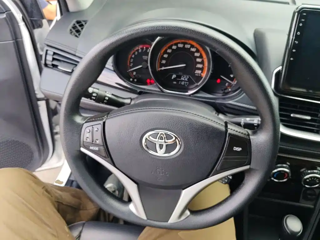 Toyota Yaris L — миниатюра 11
