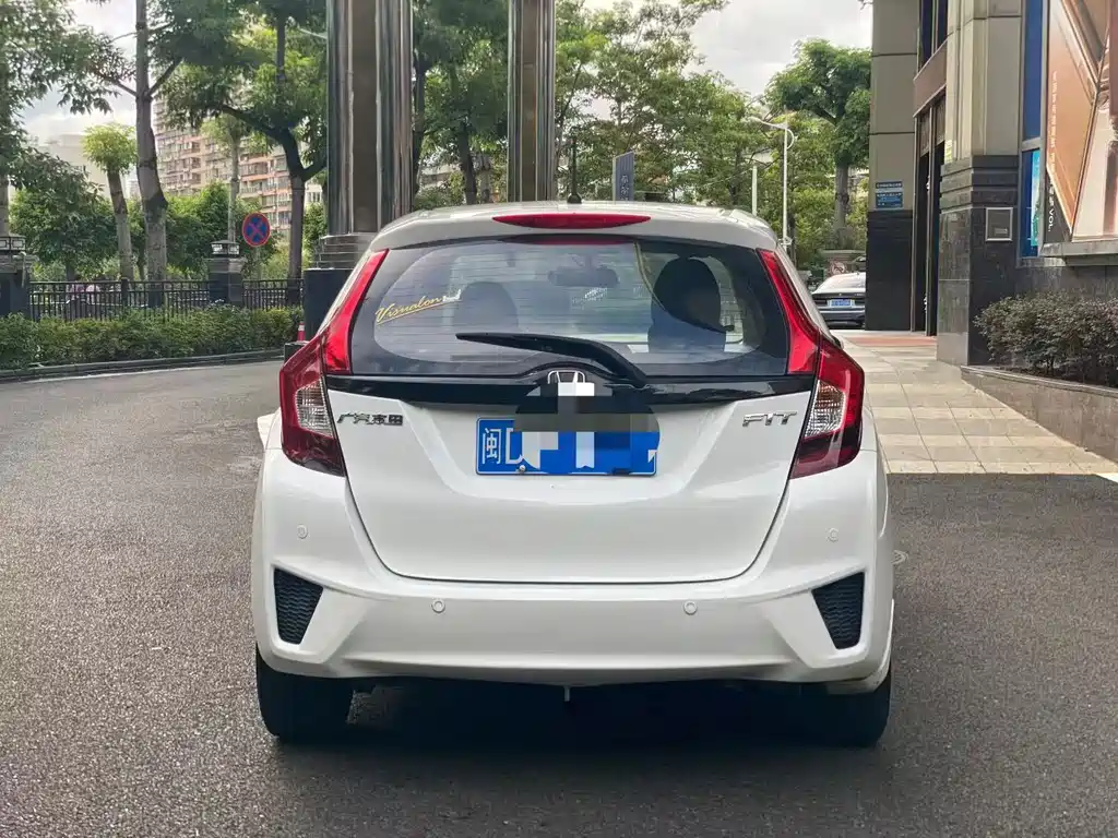 Honda Fit — миниатюра 5