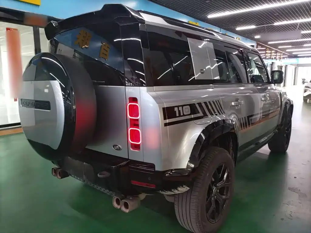 Land Rover Defender — миниатюра 7
