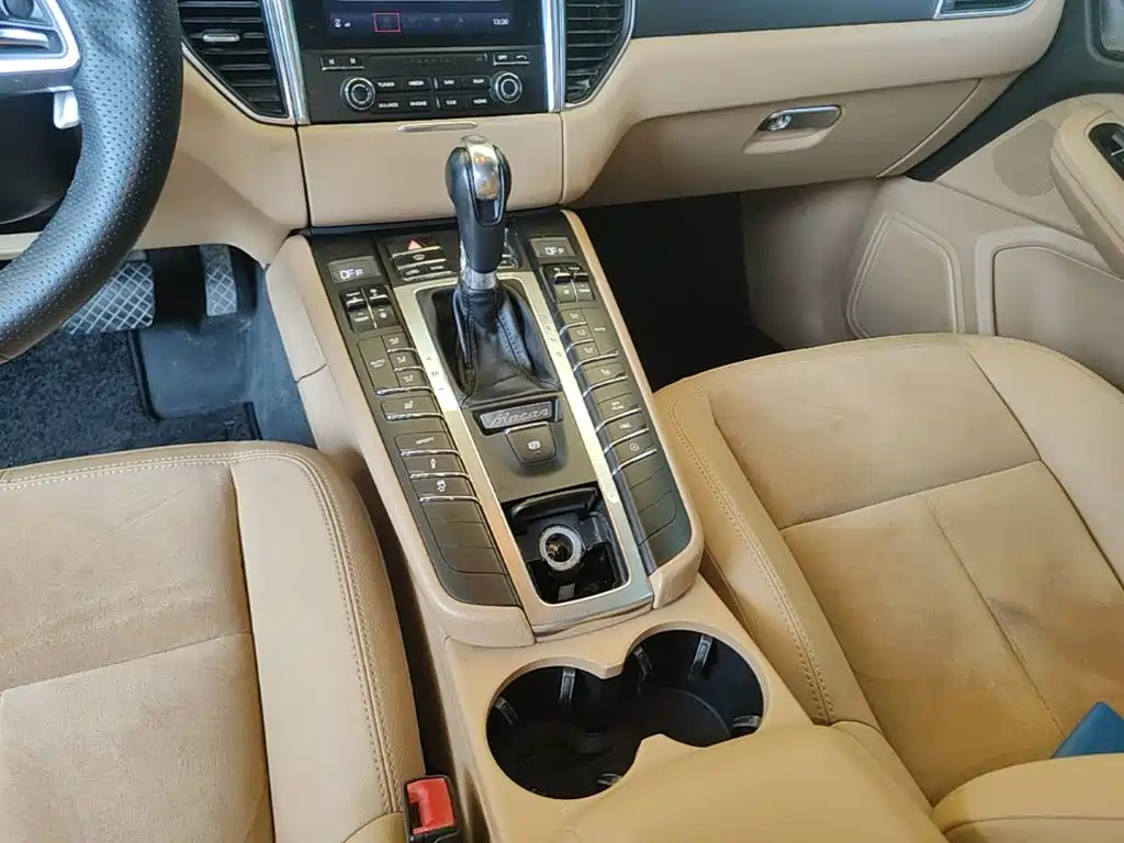 Porsche Macan — миниатюра 14