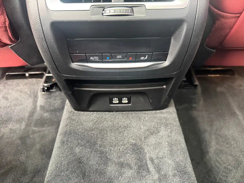 BMW iX3 — миниатюра 12