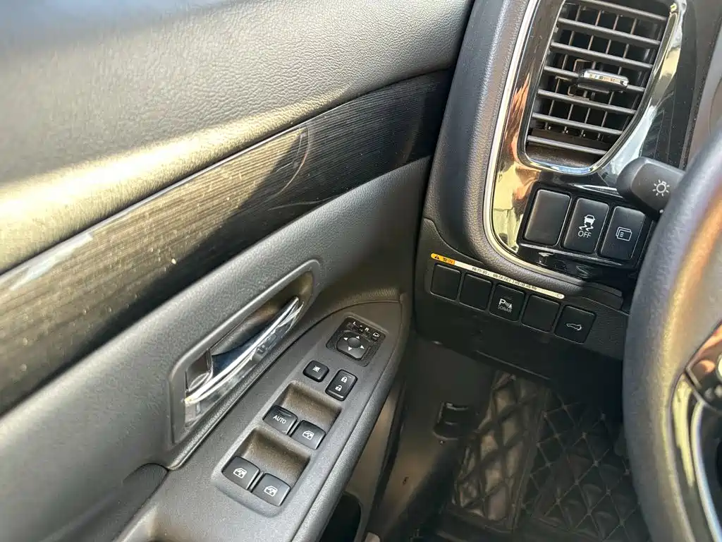 Mitsubishi Outlander — миниатюра 22