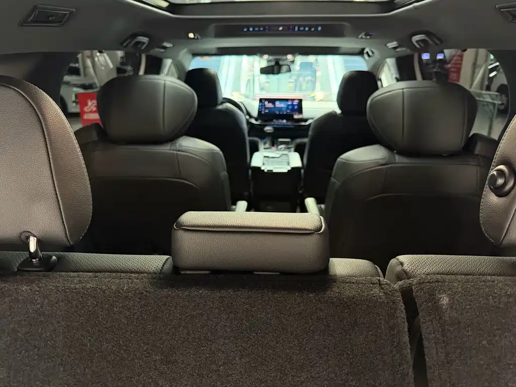 Toyota Sienna — миниатюра 6