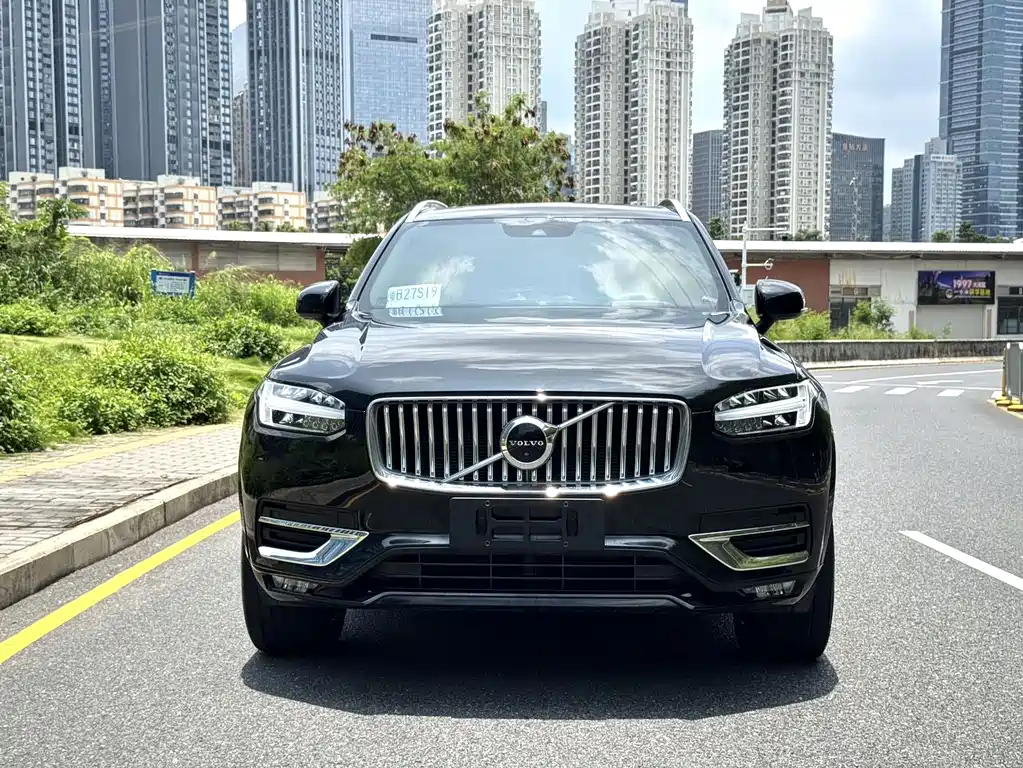 Volvo XC90 2022 B6 Luxury 7 мест
