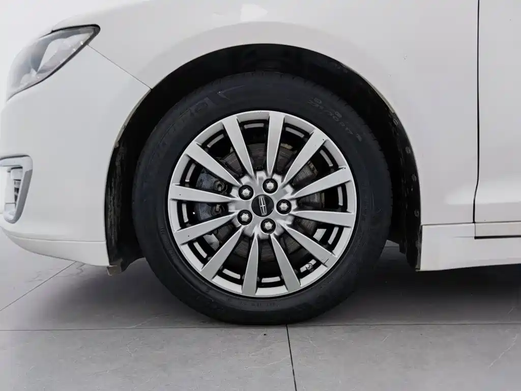 Lincoln MKZ — миниатюра 17