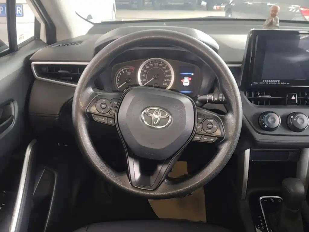 Toyota Corolla Cross — миниатюра 11