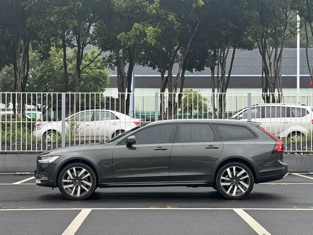 Volvo V90 — миниатюра 4