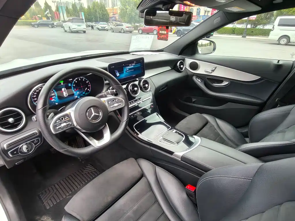 Mercedes-Benz C-Class — миниатюра 16
