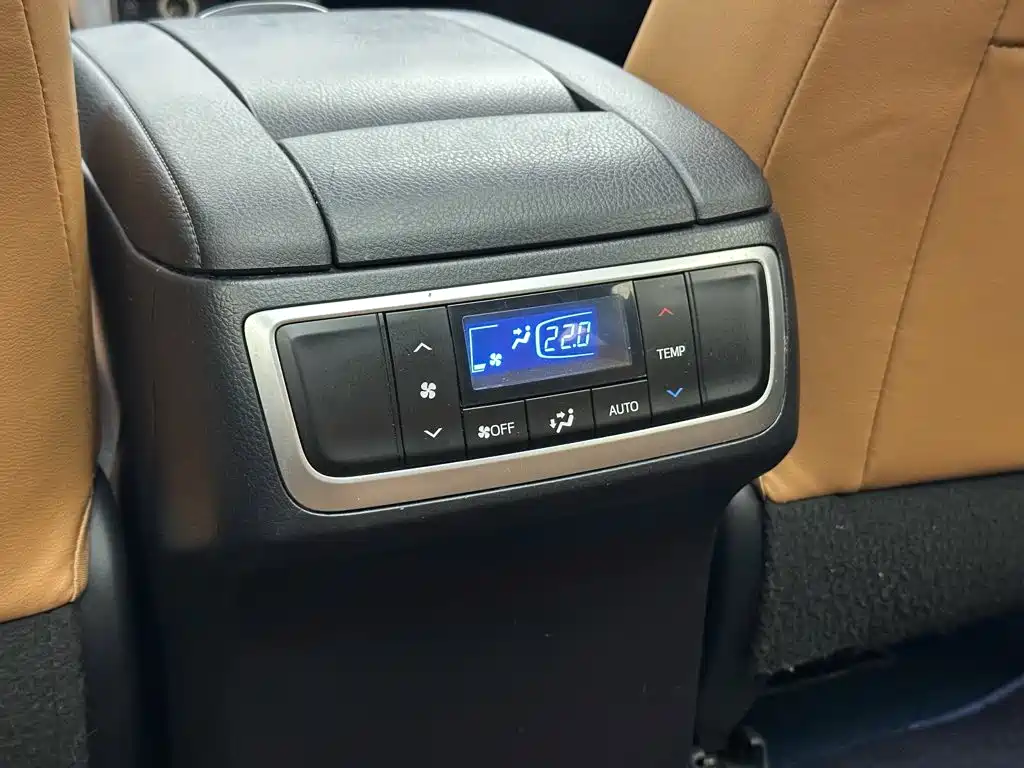 Toyota Highlander — миниатюра 21