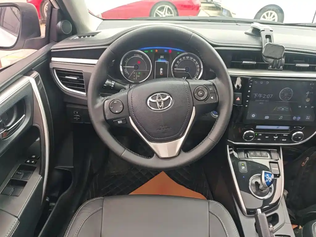 Toyota Corolla — миниатюра 11