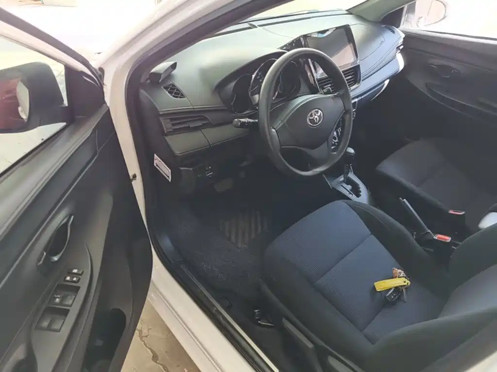 Toyota Yaris L — миниатюра 16