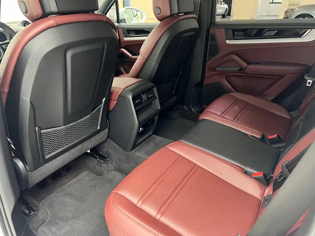 Porsche Cayenne — миниатюра 15