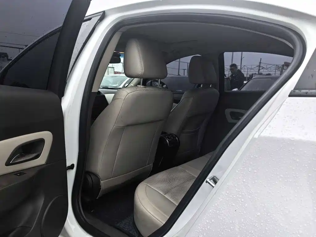 Chevrolet Cruze — миниатюра 10