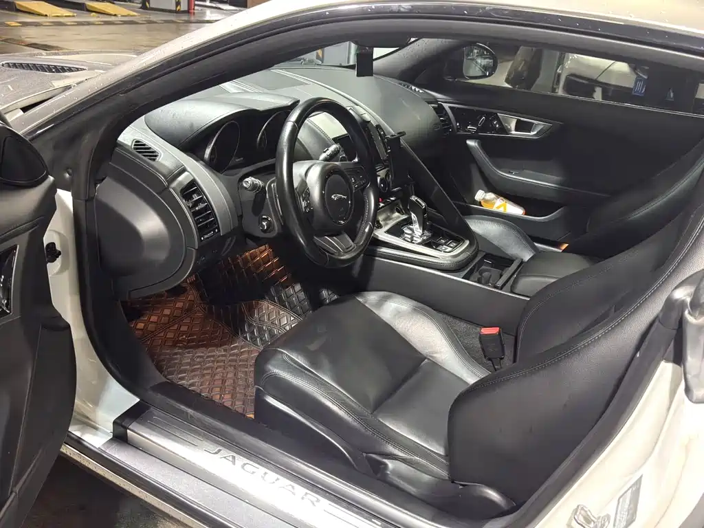 Jaguar F-TYPE — миниатюра 4