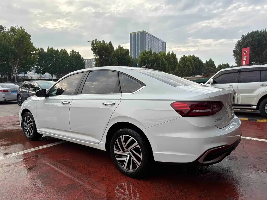 Volkswagen Lavida — миниатюра 4