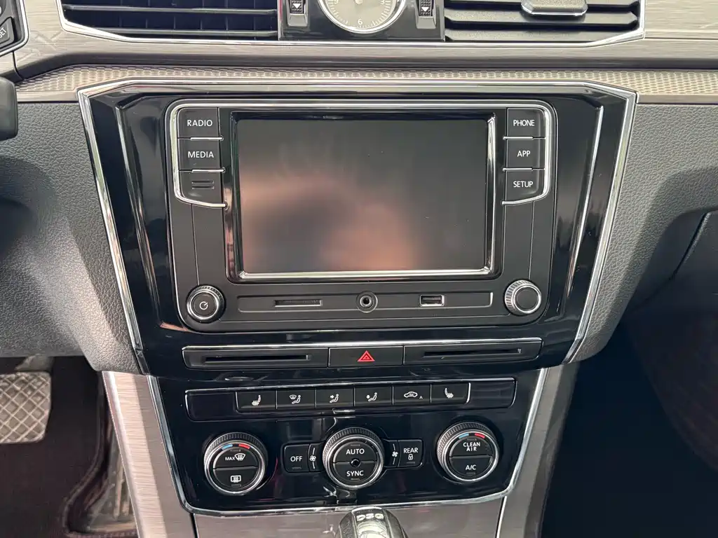 Volkswagen Passat — миниатюра 11