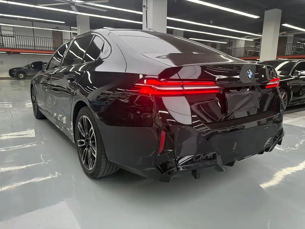 BMW 5 Series — миниатюра 25