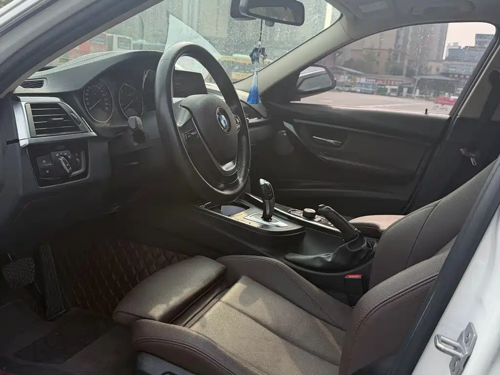 BMW 3 Series — миниатюра 4