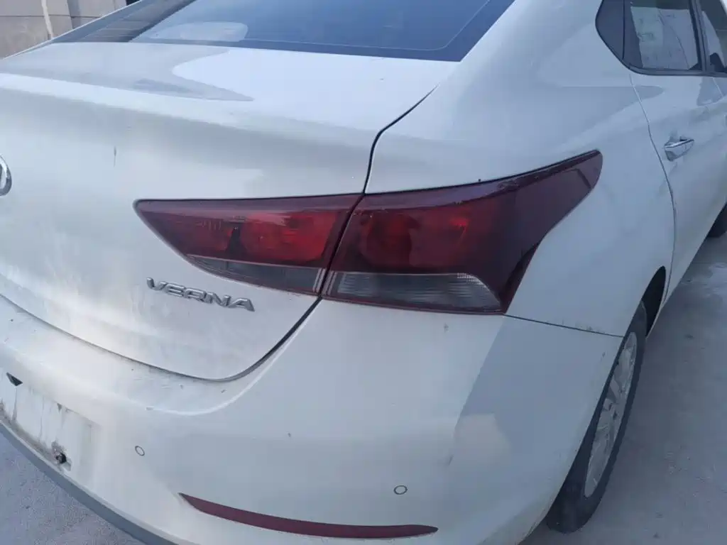 Hyundai Verna — миниатюра 8