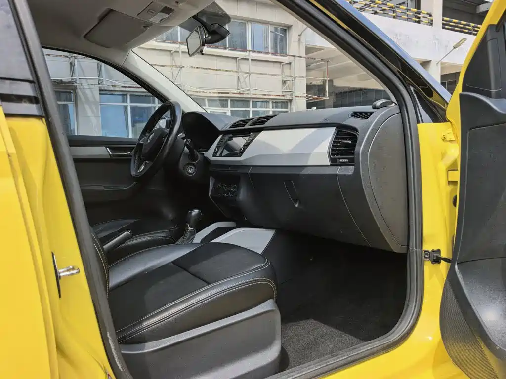 Skoda Fabia — миниатюра 14