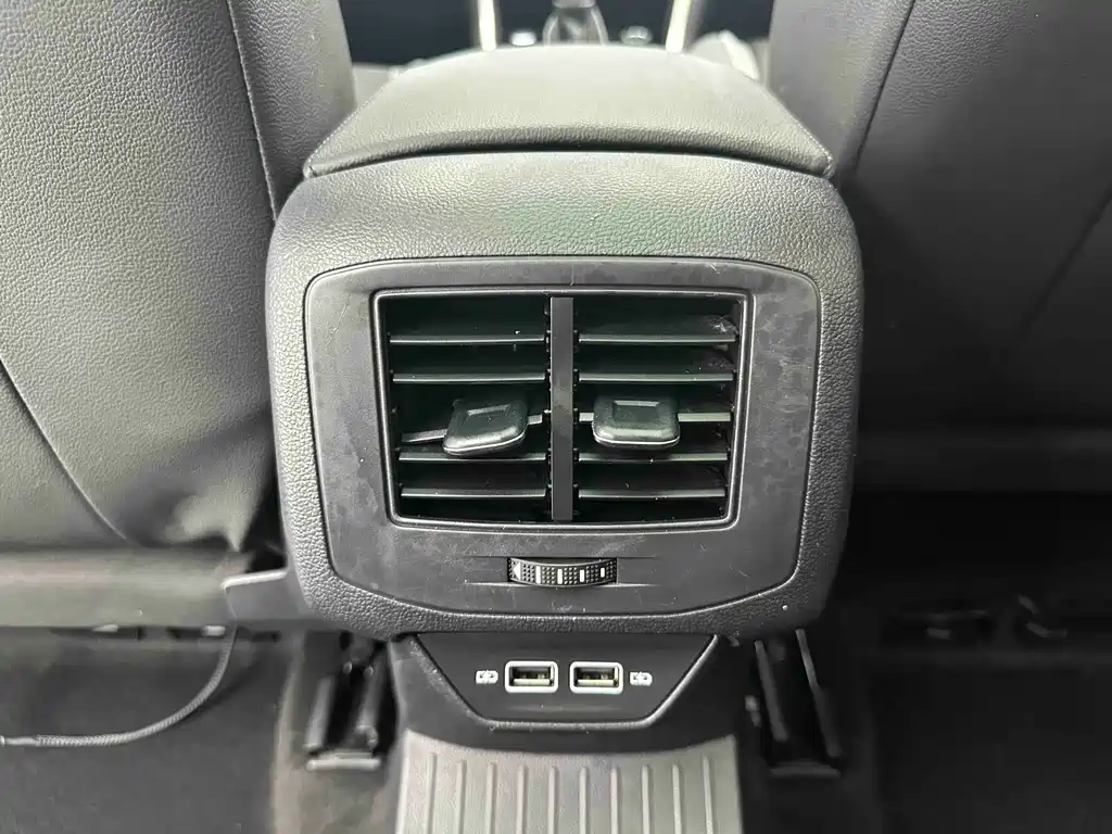 Volkswagen T-Roc — миниатюра 13