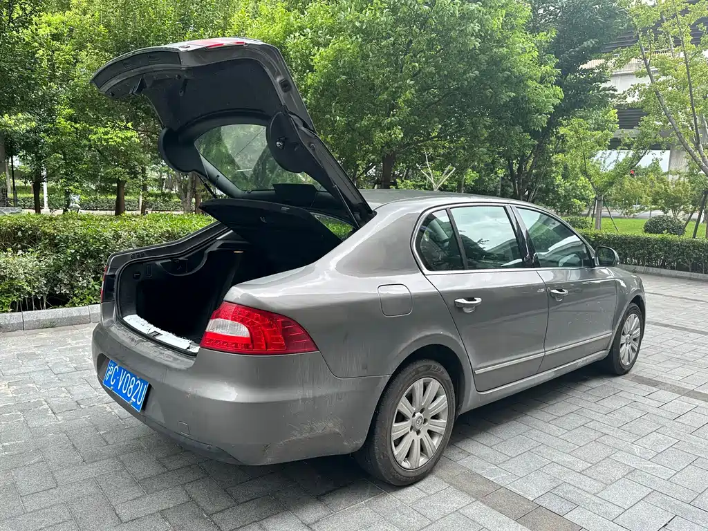 Skoda Superb — миниатюра 13